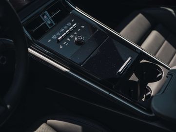 Car image 37