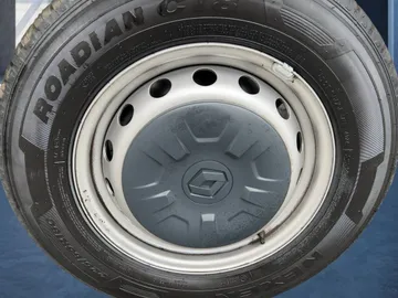 Car image 21