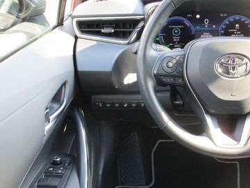 Car image 15