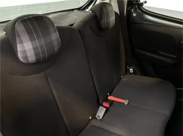 Car image 24