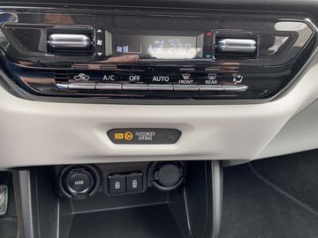 Car image 37