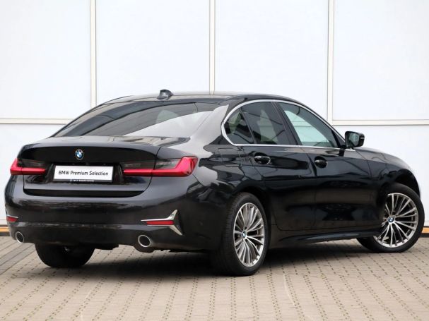 BMW 320d xDrive 140 kW image number 2