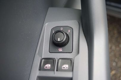 Car image 37