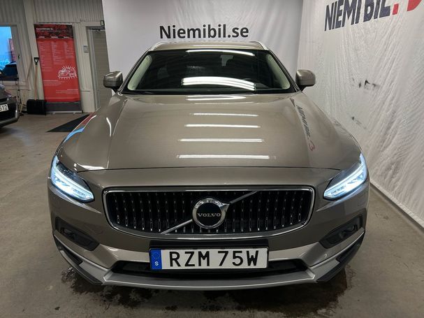 Volvo V90 Cross Country AWD B5 185 kW image number 3