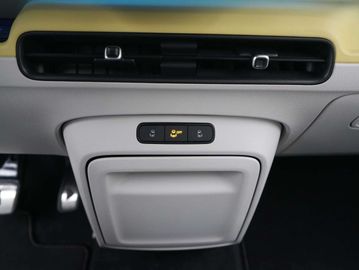 Car image 38