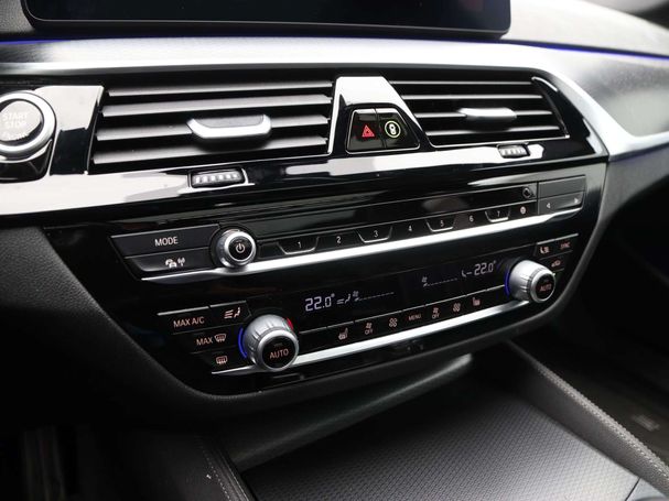 BMW 520i Touring 135 kW image number 14