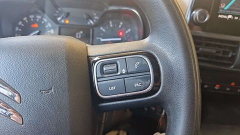 Car image 30