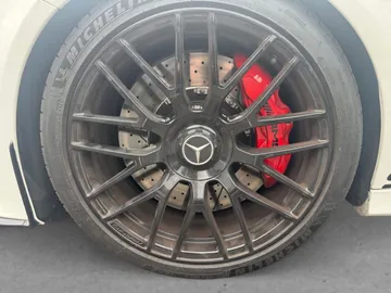 Car image 26