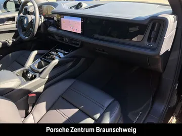 Car image 35