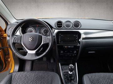 Car image 12