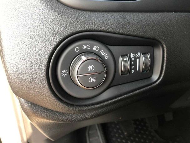 Jeep Renegade 1.0 Limited 88 kW image number 13