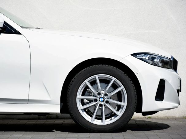 BMW 320i Advantage 135 kW image number 8