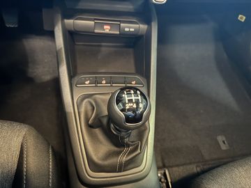 Car image 17