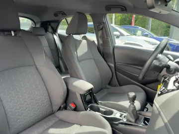 Car image 21