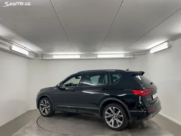 Car image 33