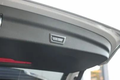 Car image 36