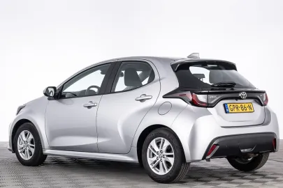 Car image 2