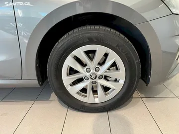 Car image 30