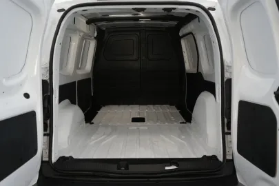 Car image 34