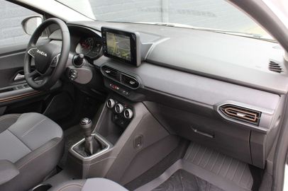 Car image 7