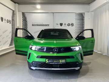 Car image 26