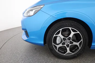 Car image 32