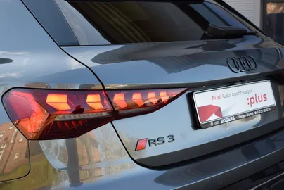 Car image 29