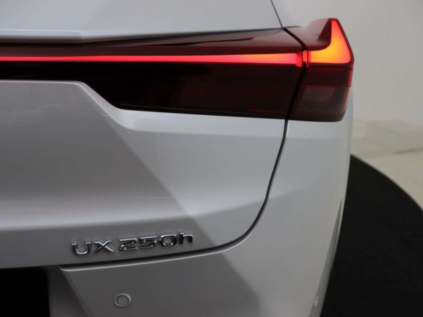 Lexus UX 250h 135 kW image number 32