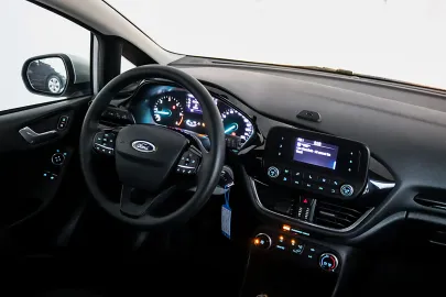 Car image 30