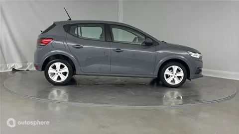 Car image 4