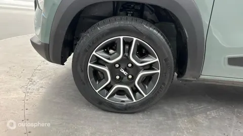 Car image 20