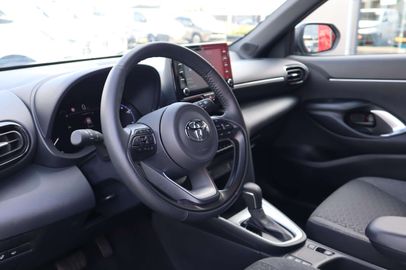 Car image 15