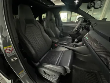 Car image 43