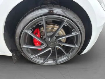 Car image 32