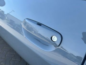 Car image 36