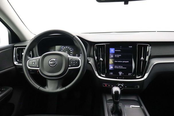 Volvo V60 D3 Momentum 110 kW image number 3