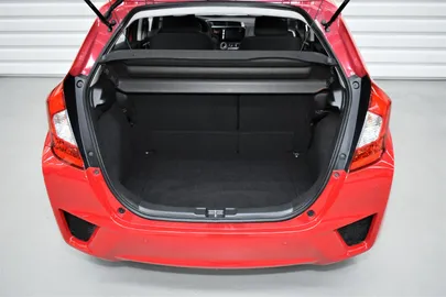 Car image 28