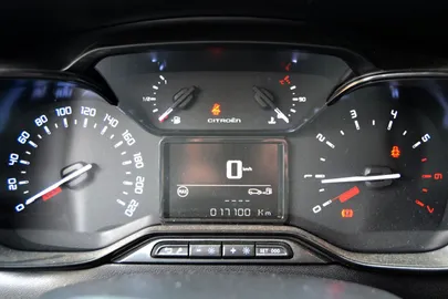 Car image 23
