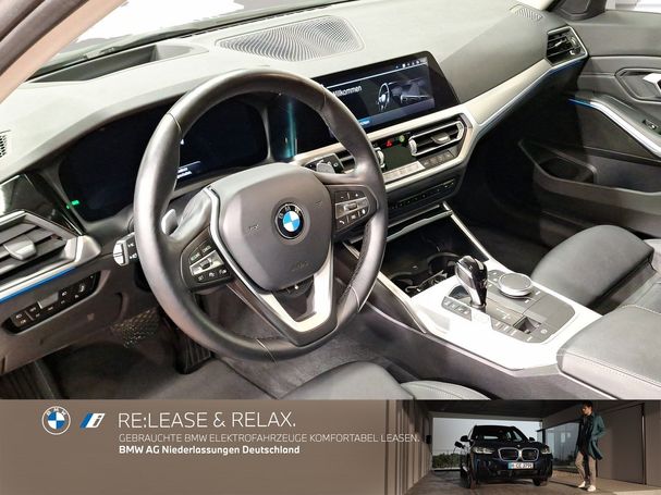 BMW 330 e Touring Sport Line xDrive 215 kW image number 4