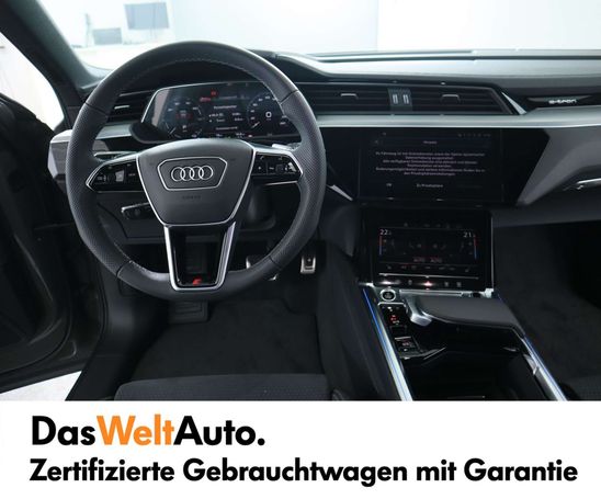 Audi Q8 55 quattro e-tron Business 250 kW image number 11