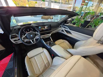 Car image 26