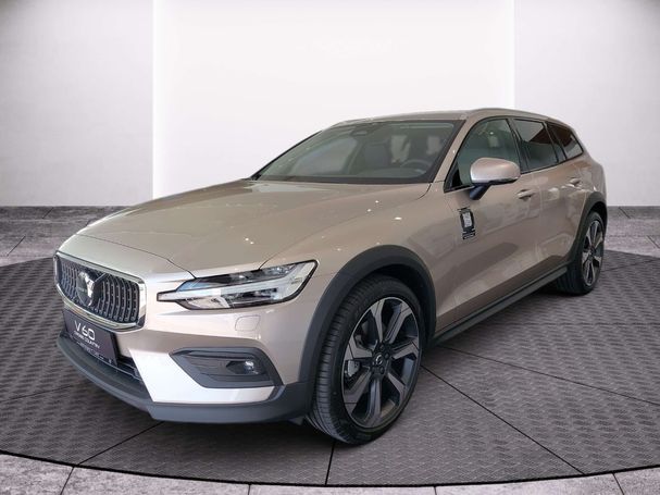 Volvo V60 Cross Country AWD B4 145 kW image number 2