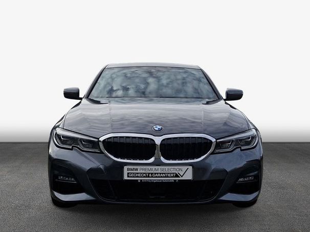 BMW 330e M Sport 215 kW image number 2