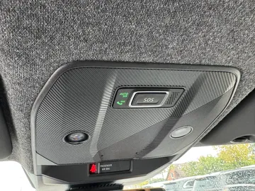 Car image 34