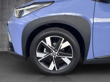 Car image 19