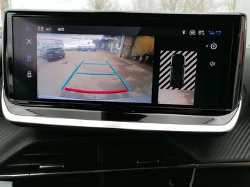 Car image 18