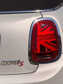Car image 40