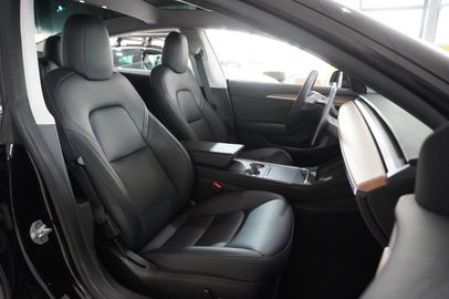 Car image 48