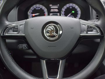 Car image 37