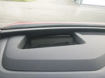 Car image 37
